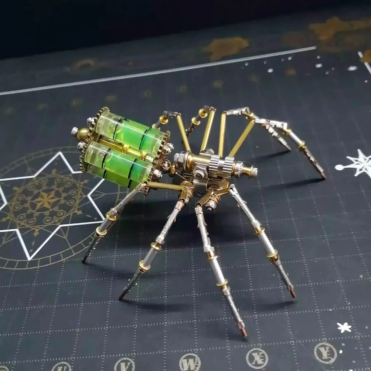 Sculpture Araignée Steampunk en Métal Doré