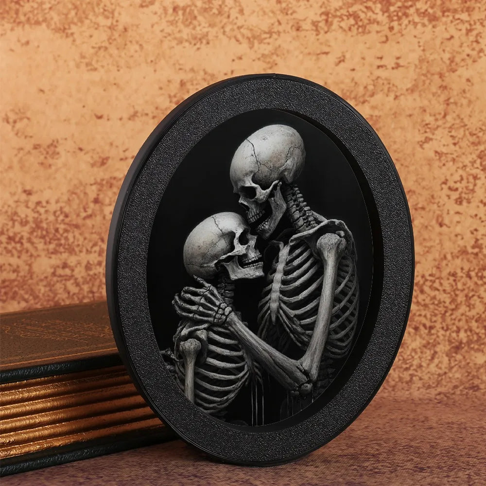 Décoration Murale Ovale Gothique en Relief Squelettes Amoureux