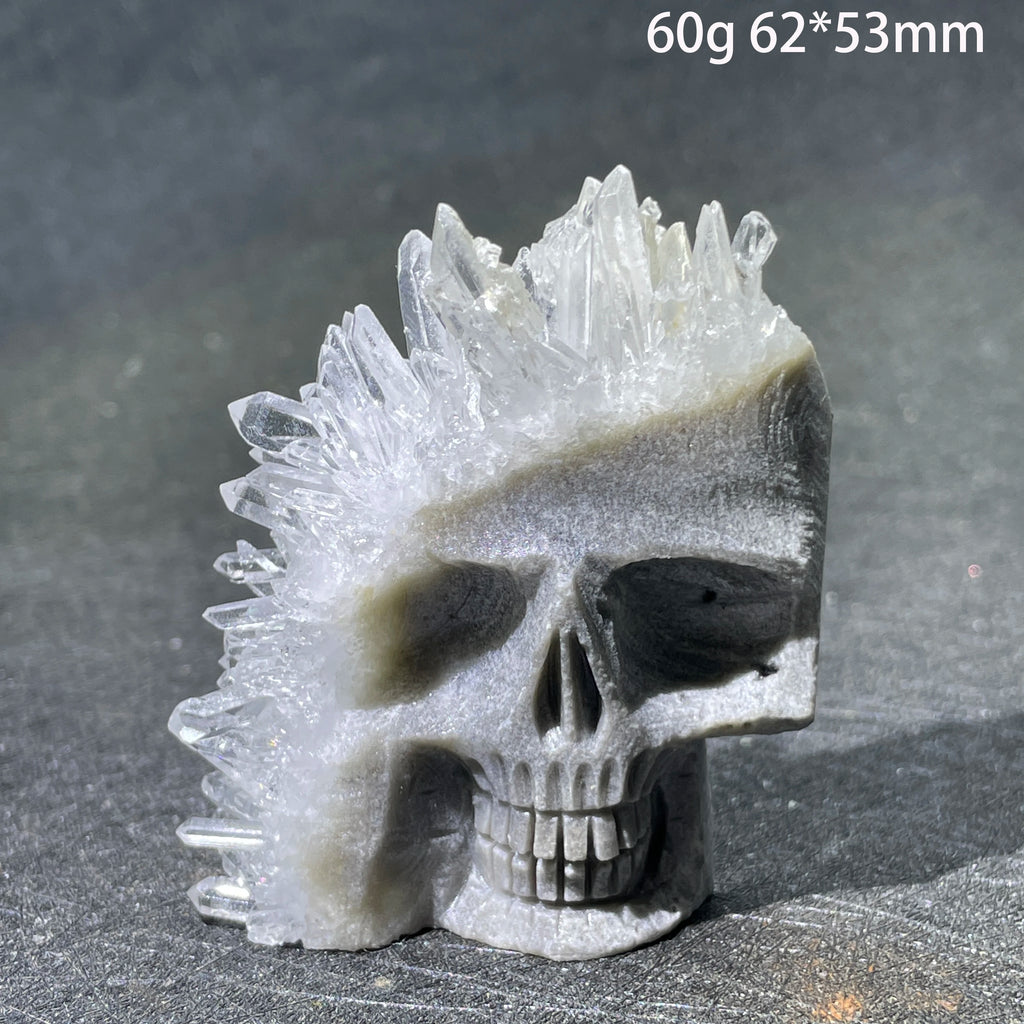 Crâne en Quartz Sculpté et Brut à Cristaux