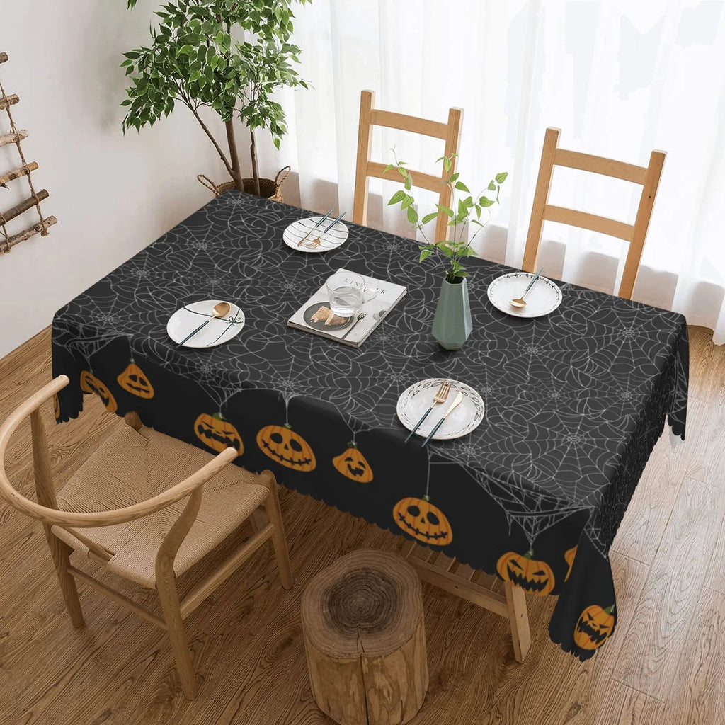 Nappe Ronde d'Halloween Noire à Toiles et Citrouilles