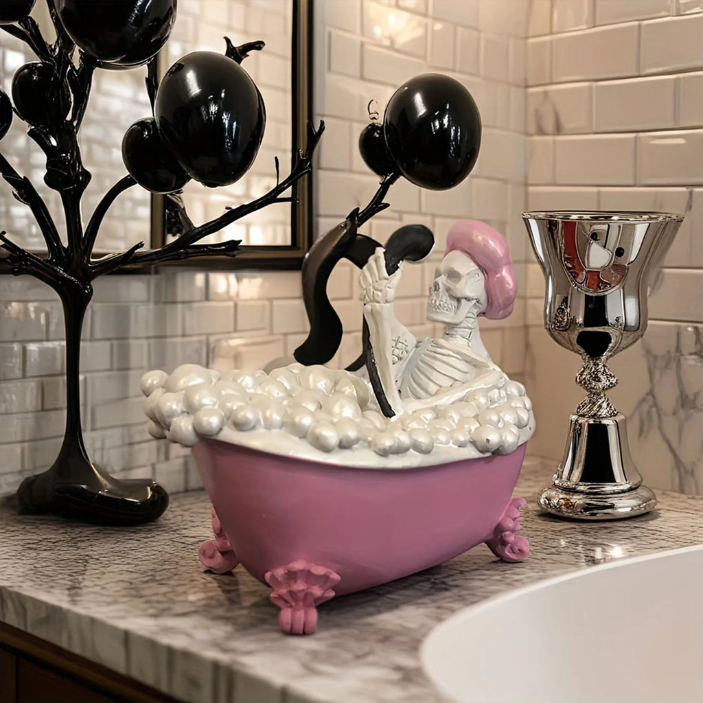 Figurine de Squelette Humoristique dans sa Baignoire Rose