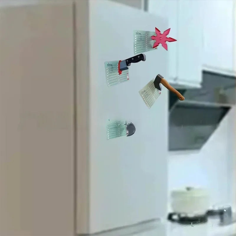 Aimant de Frigo Hache Plantée Grise et Bois