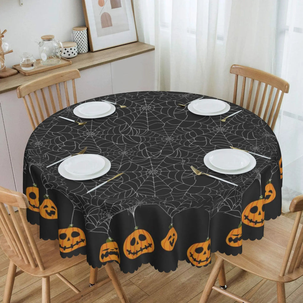 Nappe Ronde d'Halloween Noire à Toiles et Citrouilles