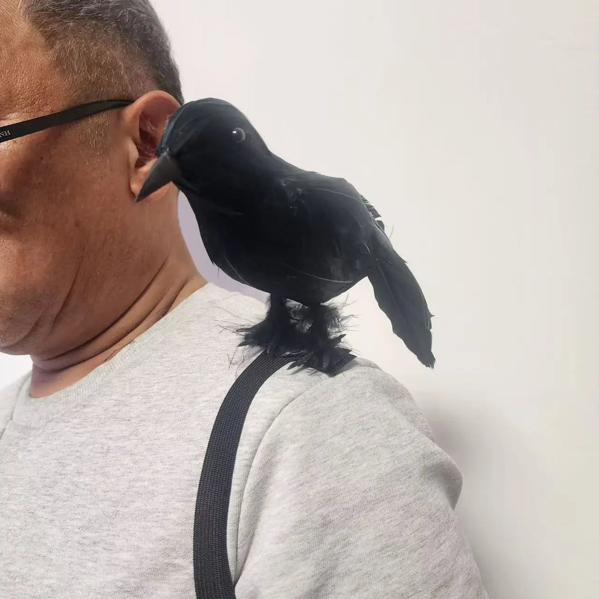 Corbeau Noir Réaliste à Bec Ouvert pour Épaule