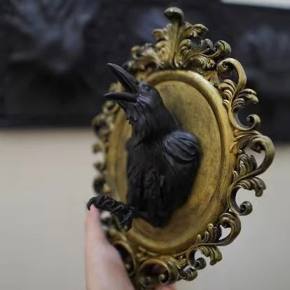 Décoration Murale de Chauve-Souris Noire en Cadre Doré Ancien
