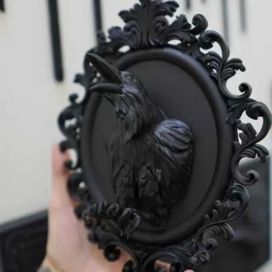 Décoration Murale de Chauve-Souris Noire en Cadre Doré Ancien