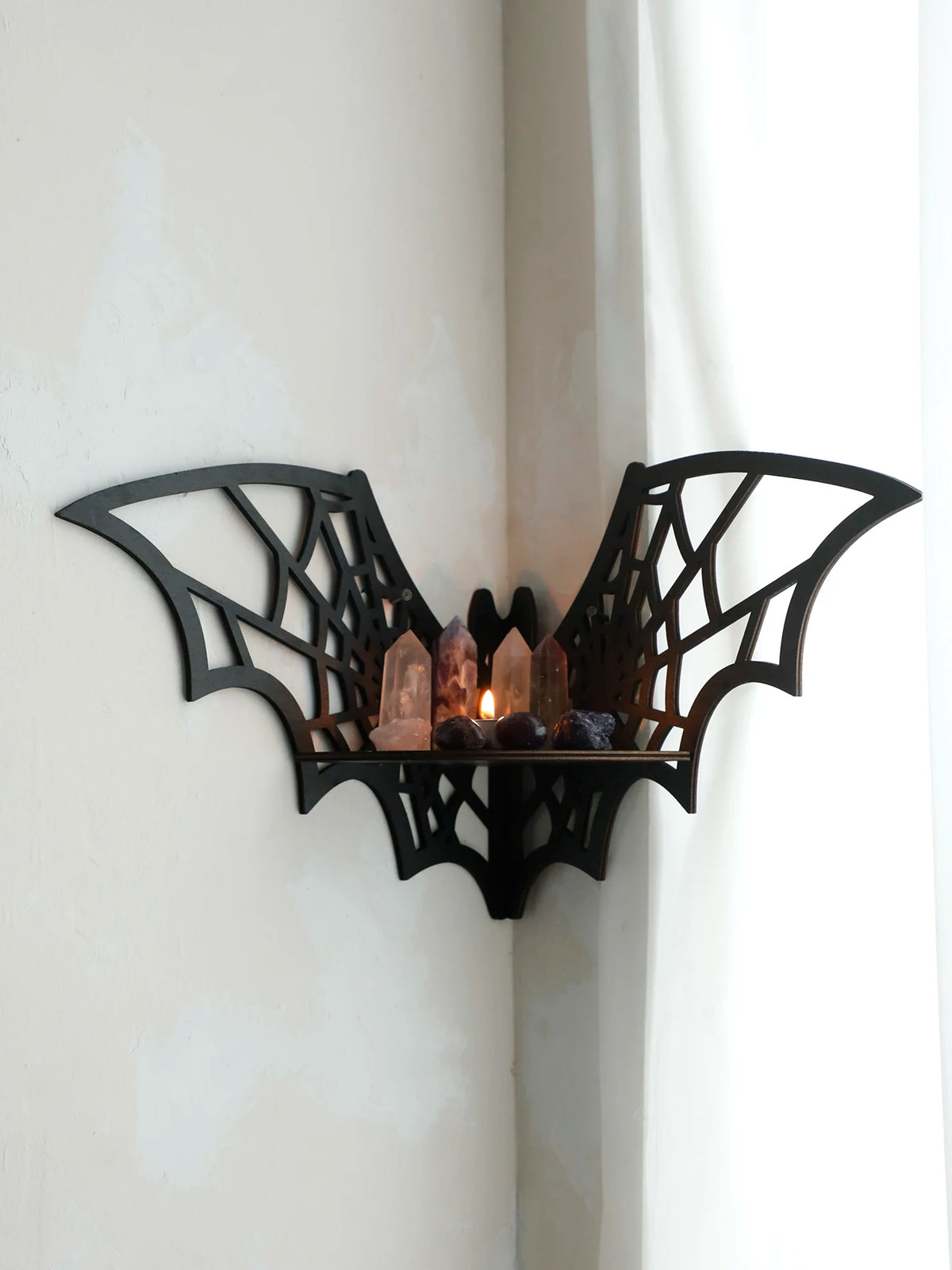 Étagère Murale Gothique en Bois Noir Chauve-Souris
