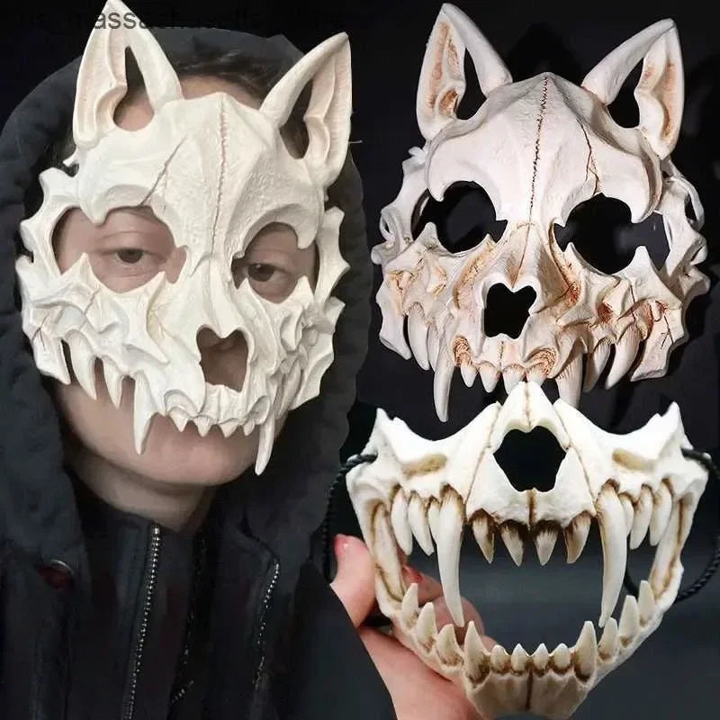 Masque Gueule de Bête à Crocs en Résine