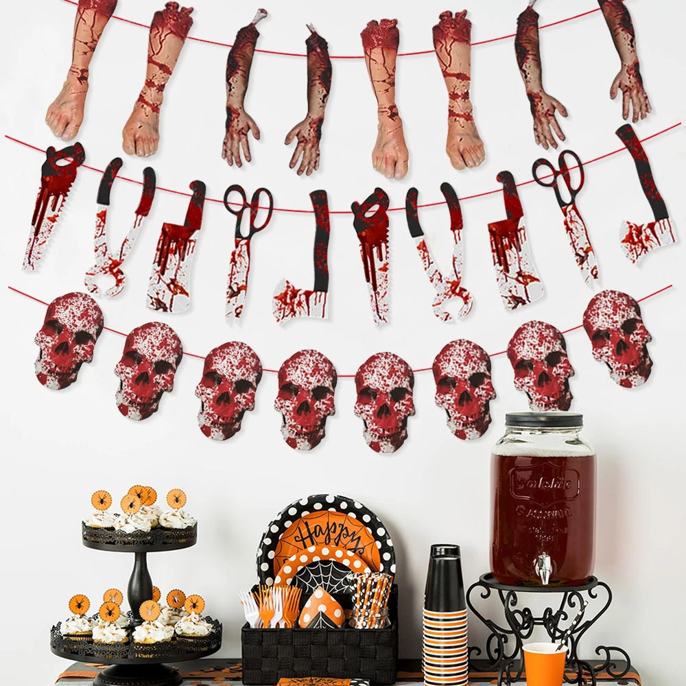 Guirlande d'Halloween Sanglante : Membres Coupés, Outils et Crânes