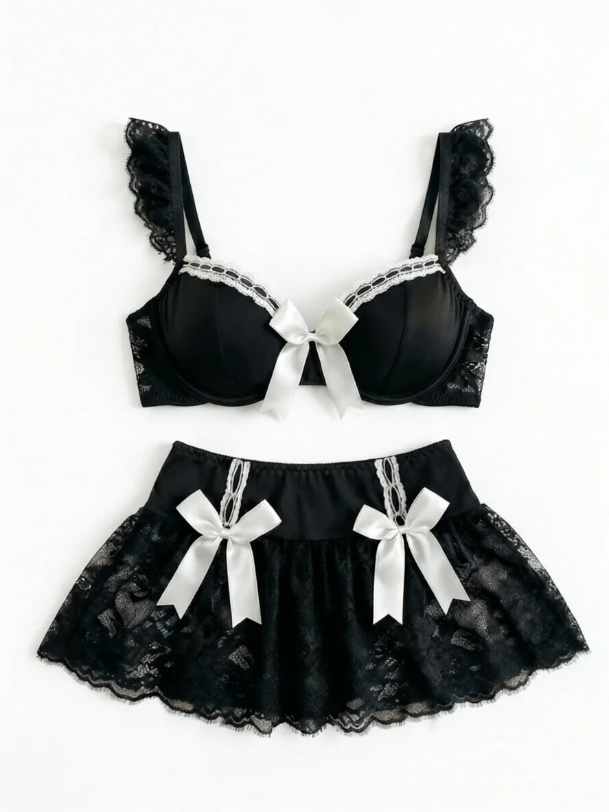 Ensemble Lingerie Noir en Dentelle, Volants et Nœuds Blancs