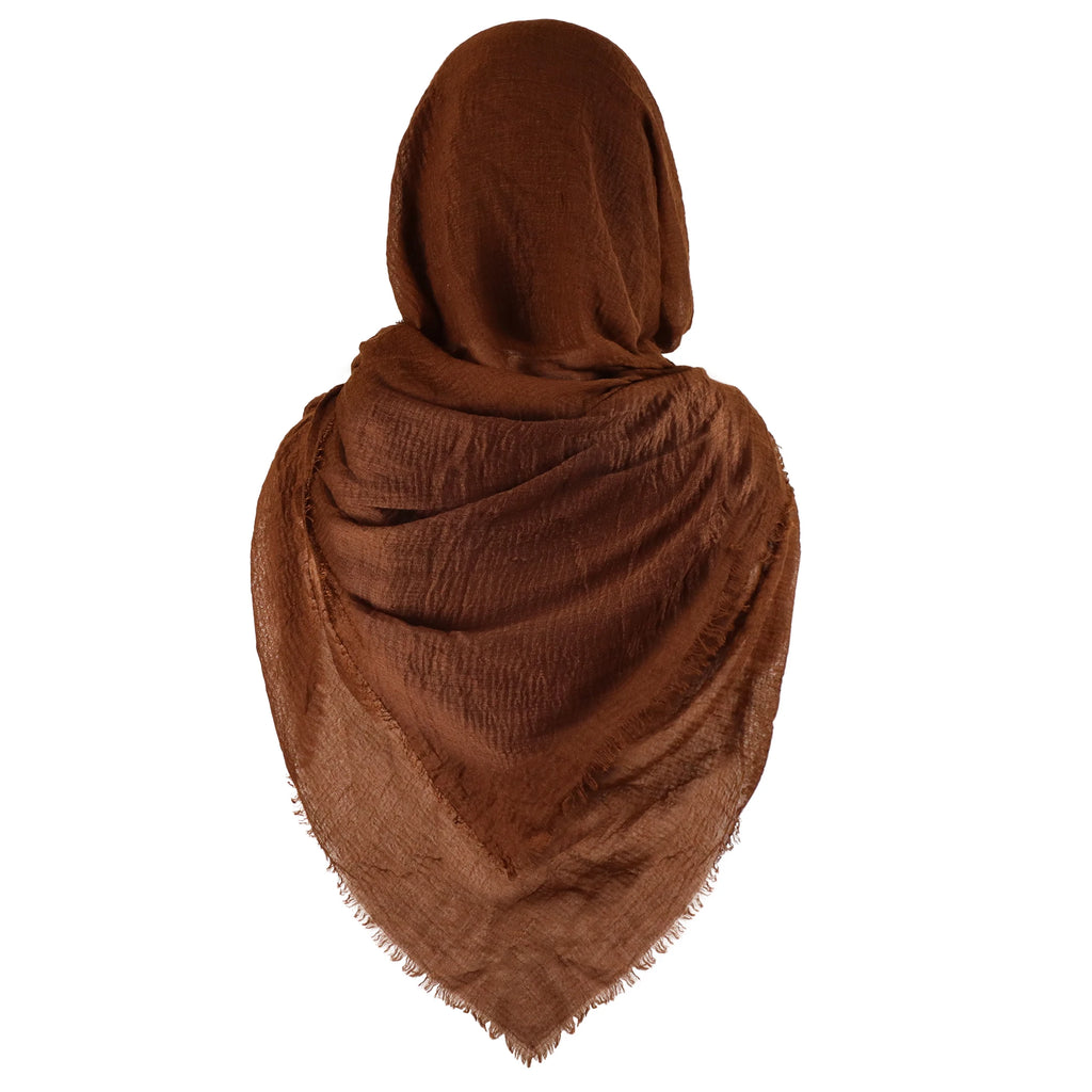Foulard à Capuche en Tissu Froissé Marron Foncé