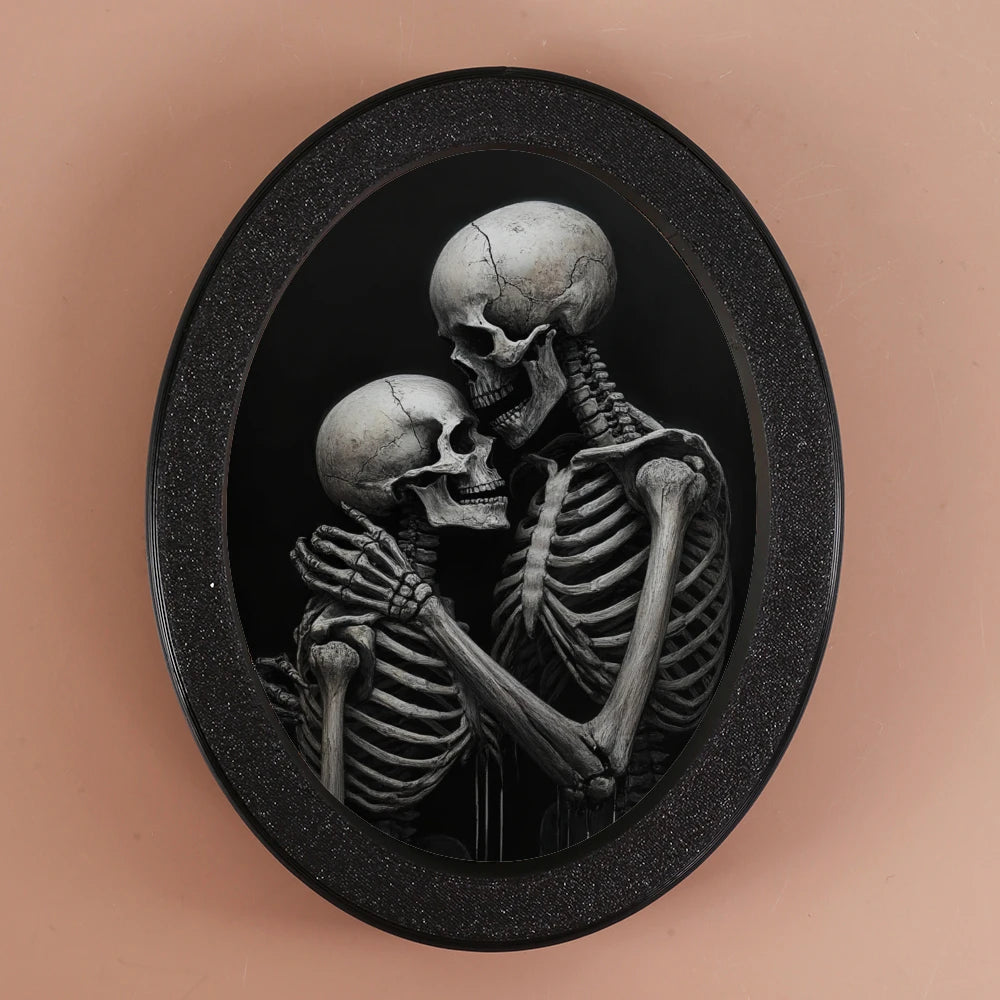 Décoration Murale Ovale Gothique en Relief Squelettes Amoureux