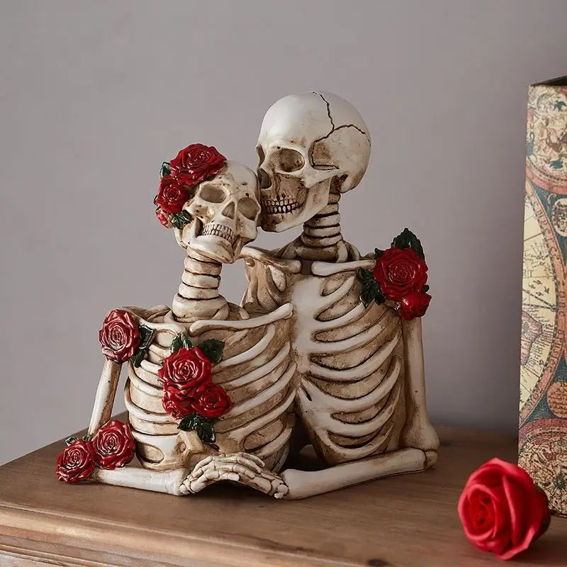 Statuette de Squelettes Amoureux Ornée de Roses Rouges