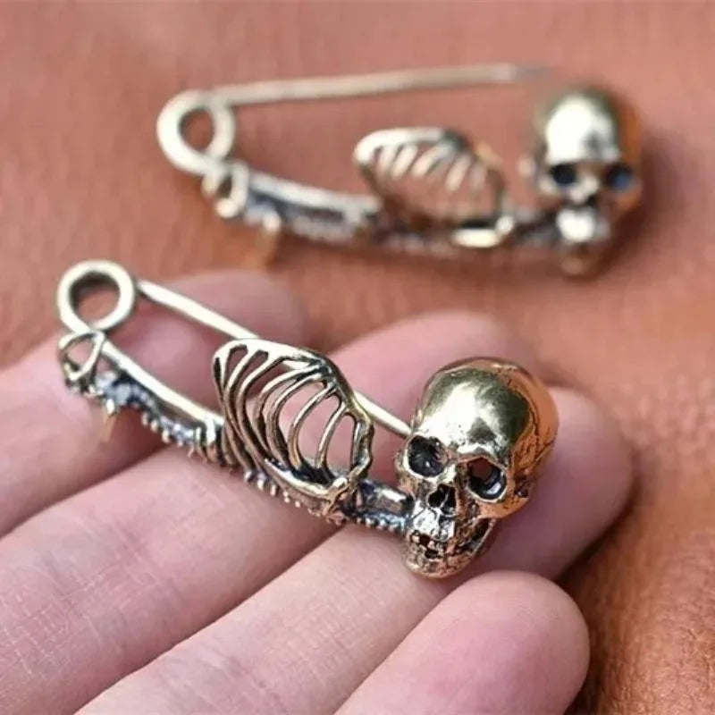Broche Gothique Squelette en Laiton Vieilli