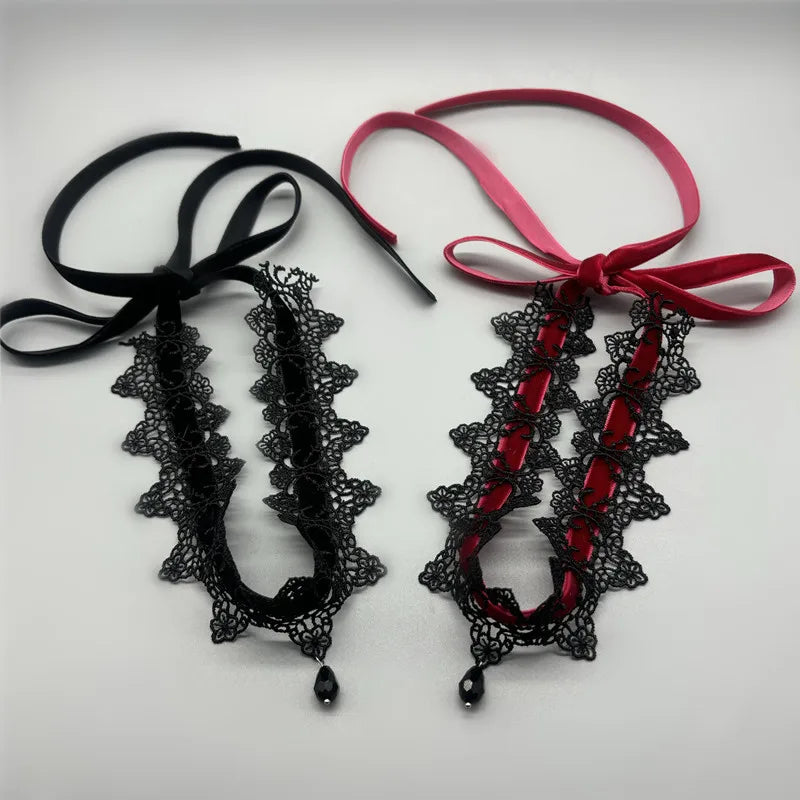 Collier Ras de Cou Gothique en Dentelle Noire et Velours Rouge