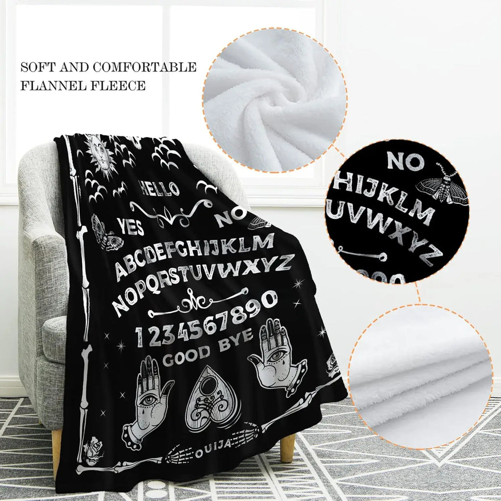 Couverture Polaire Gothique Noire et Blanche Ouija