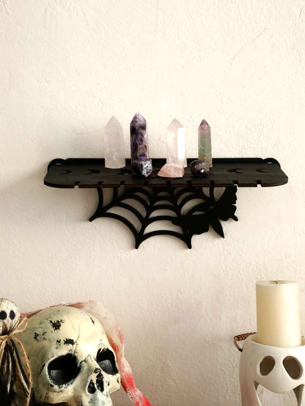 Étagère Murale Gothique en Bois Noir Chauve-Souris